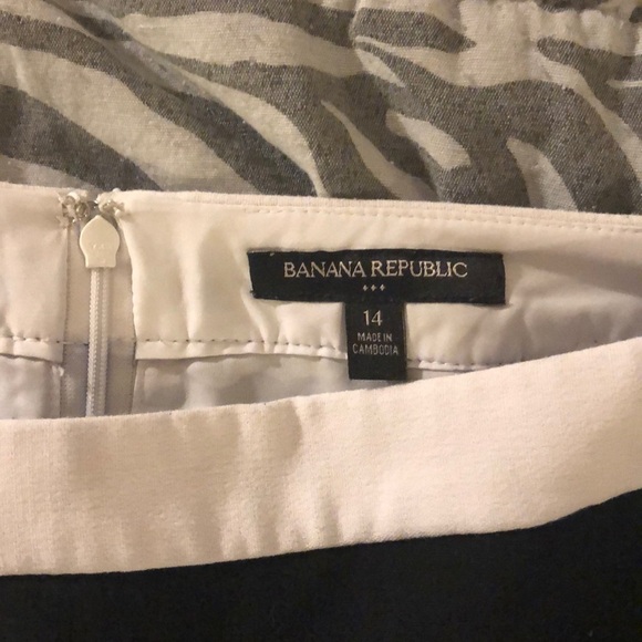 🌟Banana Republic Black & White Skirt🌟 - Picture 2 of 6